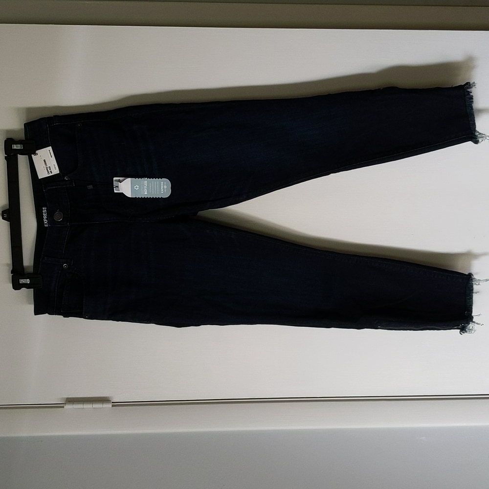 NWT Express Cropped Legging Mid Rise Stretch Repreve dark wash jean, size 8
